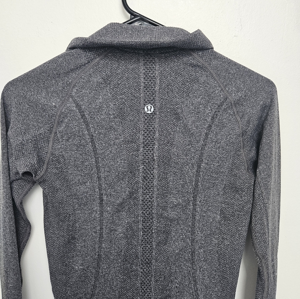 Lululemon Run Swiftly Tech Sz 4 Gray Heathered Quarter-Zip Pullover Top - Picture 8 of 9